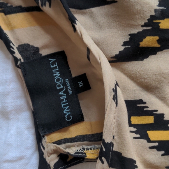 Patterned Top - Picture 4 of 6